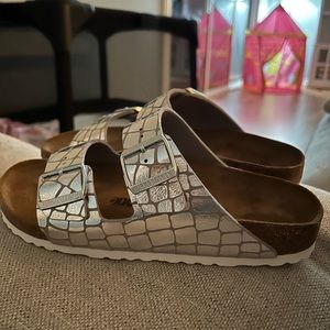 Birkenstock Arizona Soft Footbed Silver Metallic Gator print